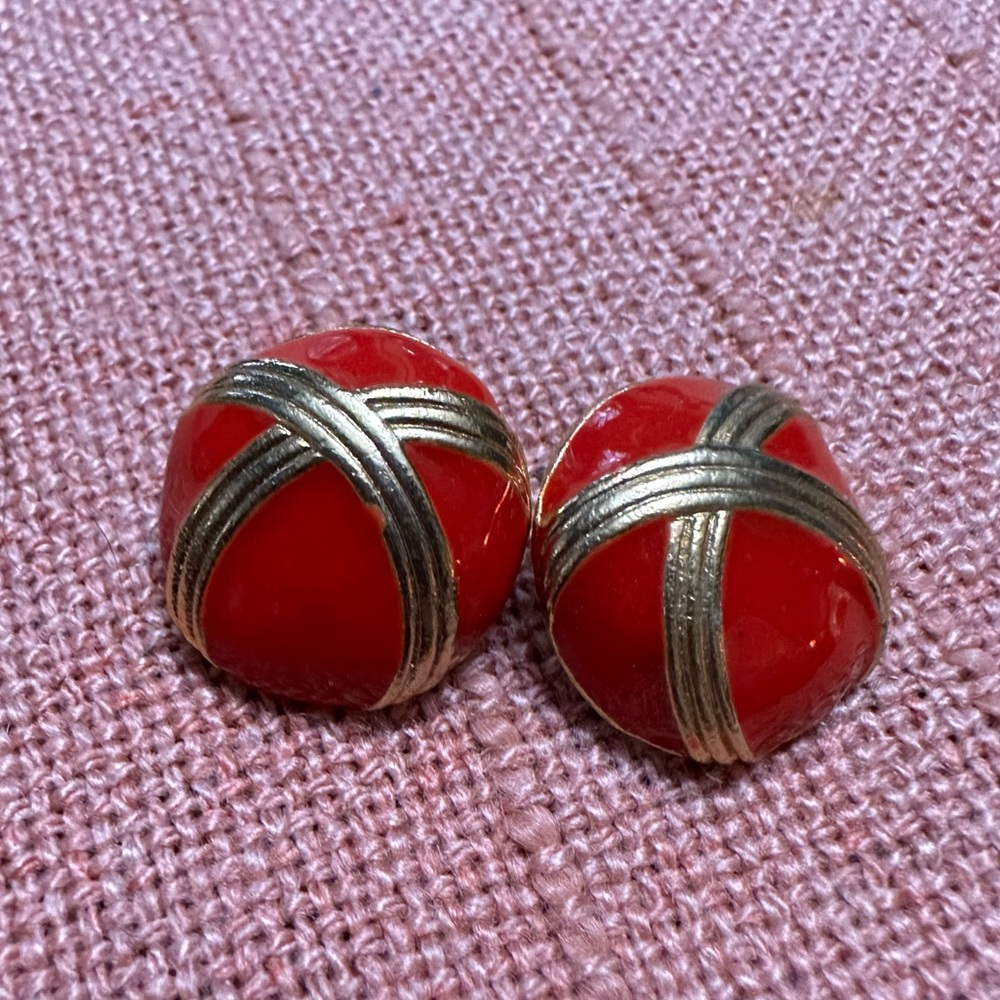 Vintage Aurum Clad Red Enamel Round Cross Hatched Gold Plated Post Back Earrings
